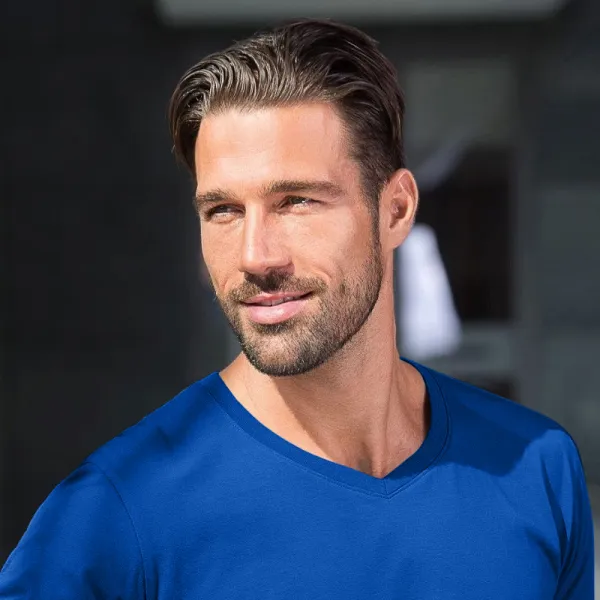 Moška oprijeta majica - V-izrez